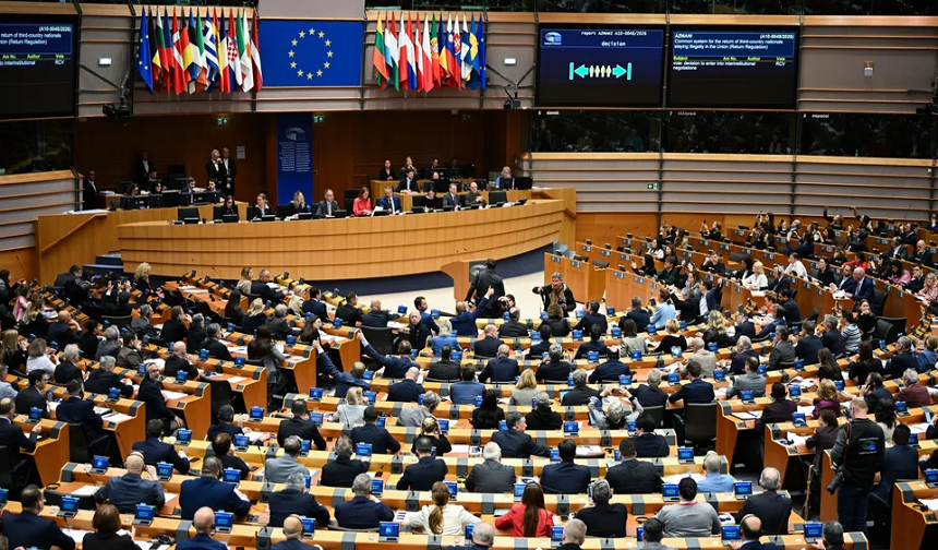 AB Parlamentosu’ndan sert iltica adımı: AB dışı sınır dışı merkezlerine onay