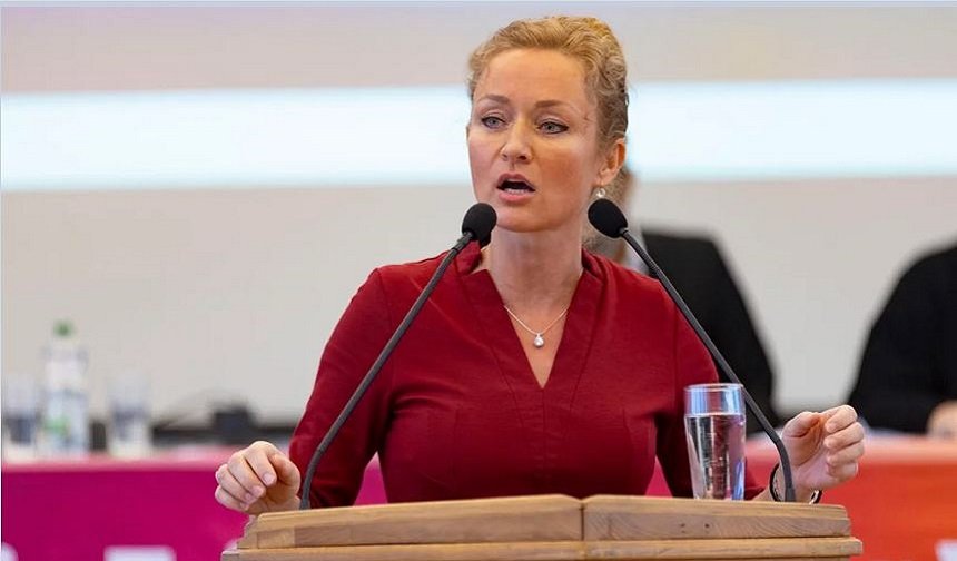 Zaklin Nastic BSW'den istifa etti, parti yönetimi sert yanıt verdi