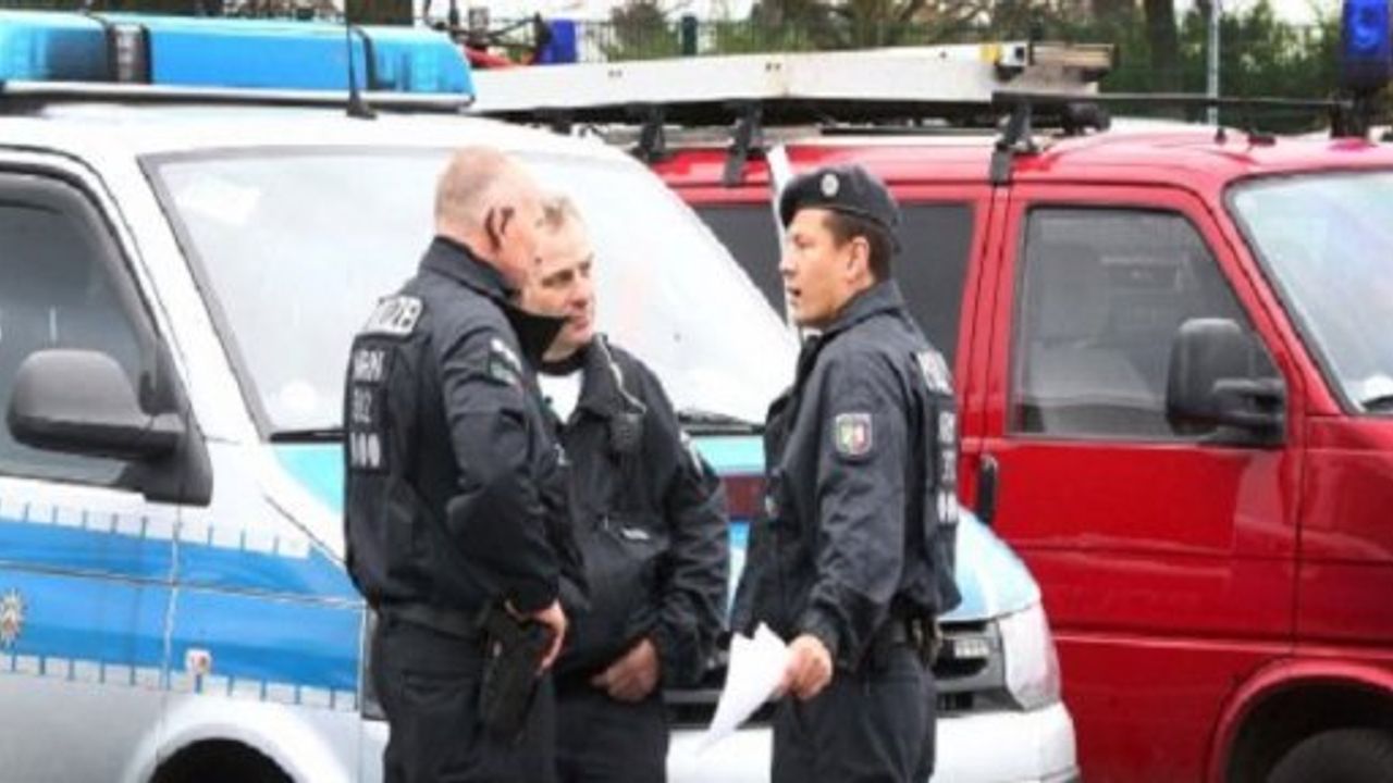 Almanya'da Paris saldırılarıyla ilgili beş kişi gözaltına alındı