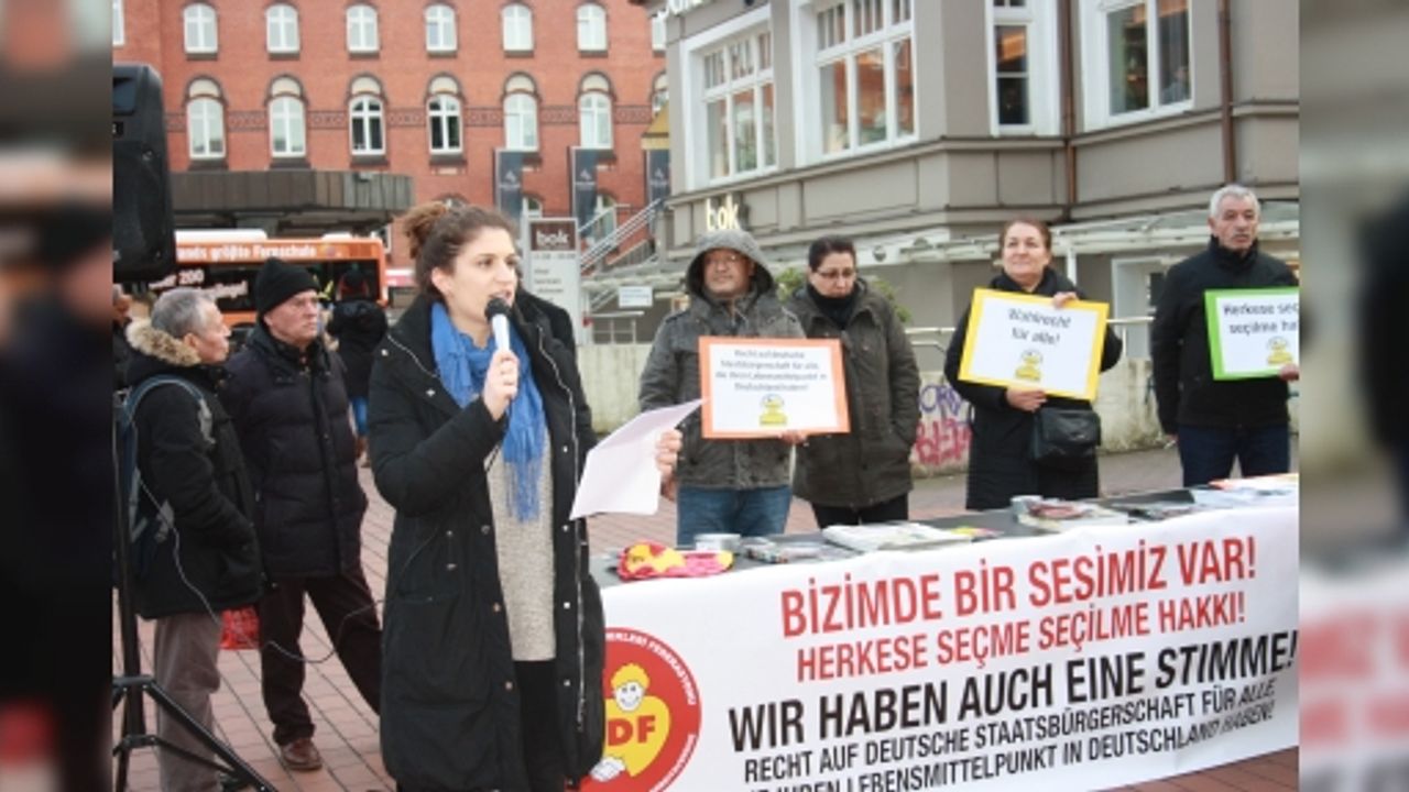 Almanya'da 'Herkese seçme ve seçilme hakkı' kampanyası