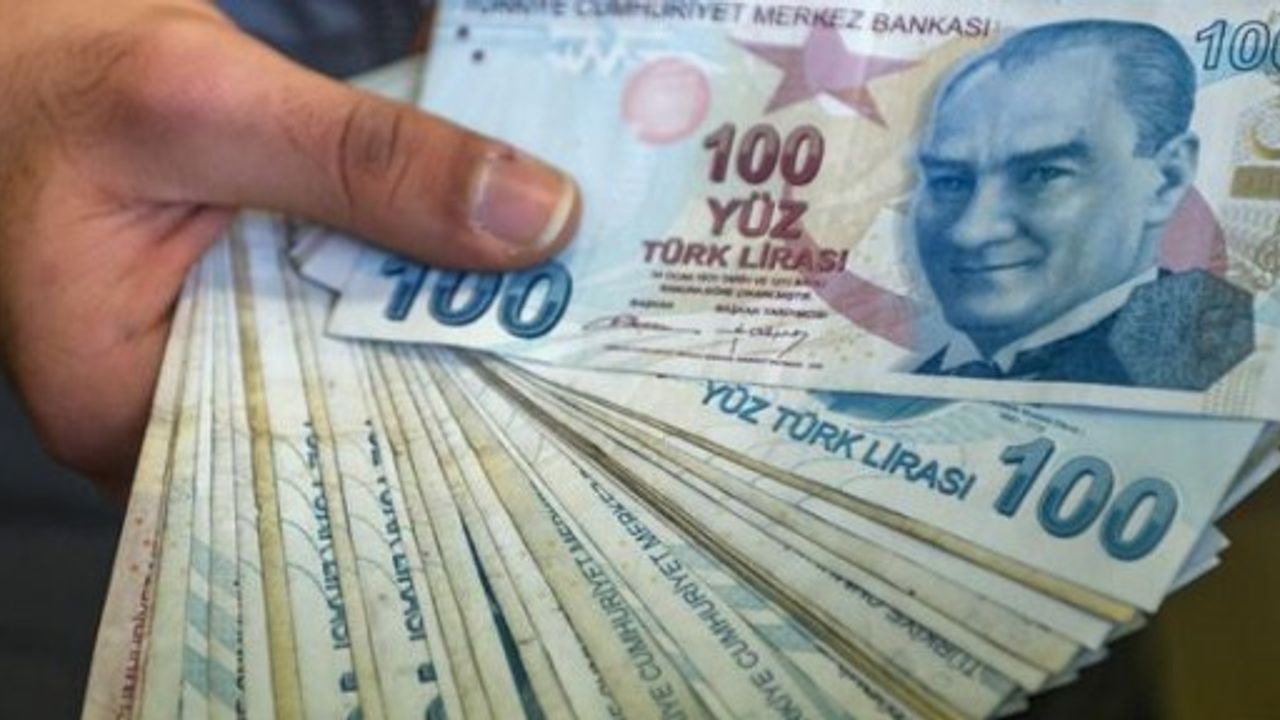 Türk Lirası eriyor: Dolar 6, Euro 7 lirayı gördü
