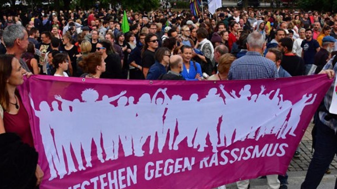 Chemnitz’te aşırı sağcılara karşı geniş katılımlı gösteri