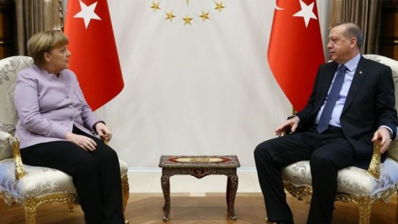Almanya Başbakanı Merkel'den Erdoğan'a Suriye çağrısı
