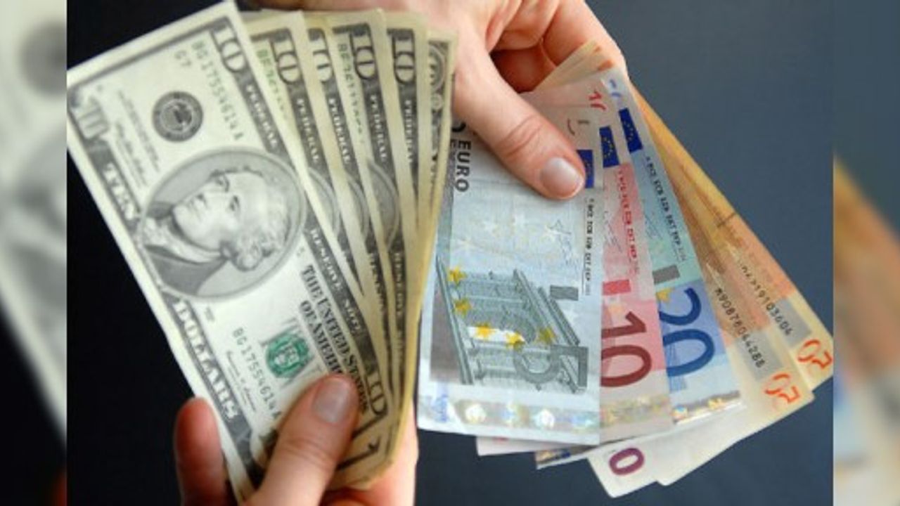 Türkiye'de Dolar ve Euro gece yarısı fırladı