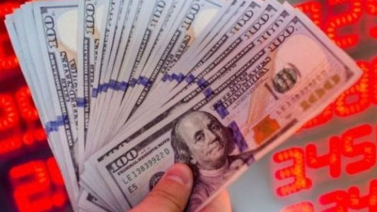 Bankalar TL'deki düşüşü durdurmak için 'gece 1 milyar dolar sattı'