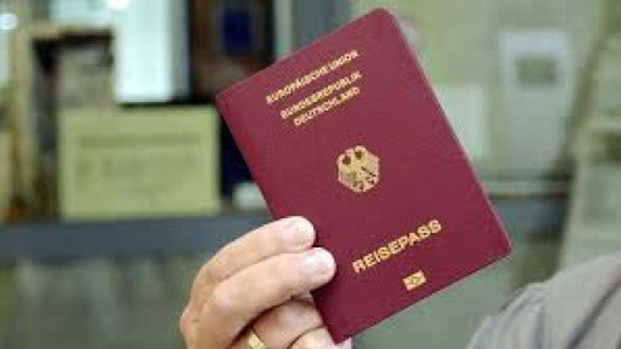 Almanya'da öncü kültür tartışması: Meclis yeni vatandaşlık yasa tasarısını görüşecek