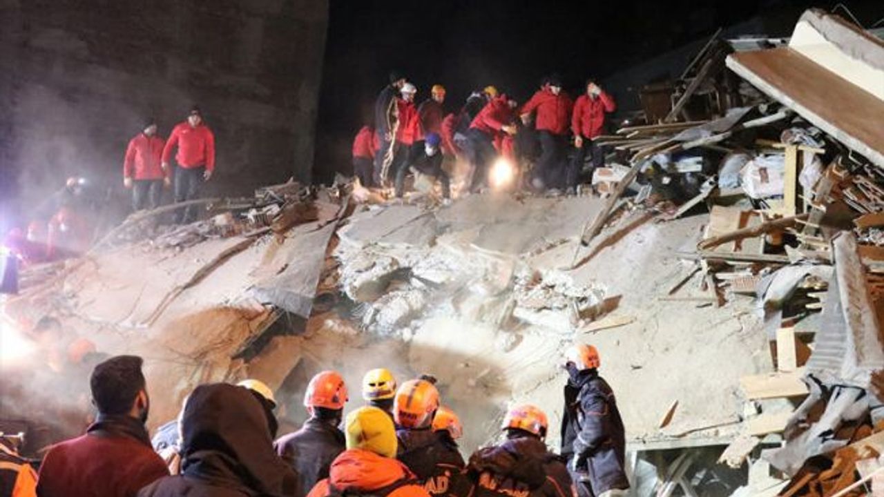 Elazığ ve Malatya'da deprem: 22 kişi hayatını kaybetti, 1030 kişi yaralı