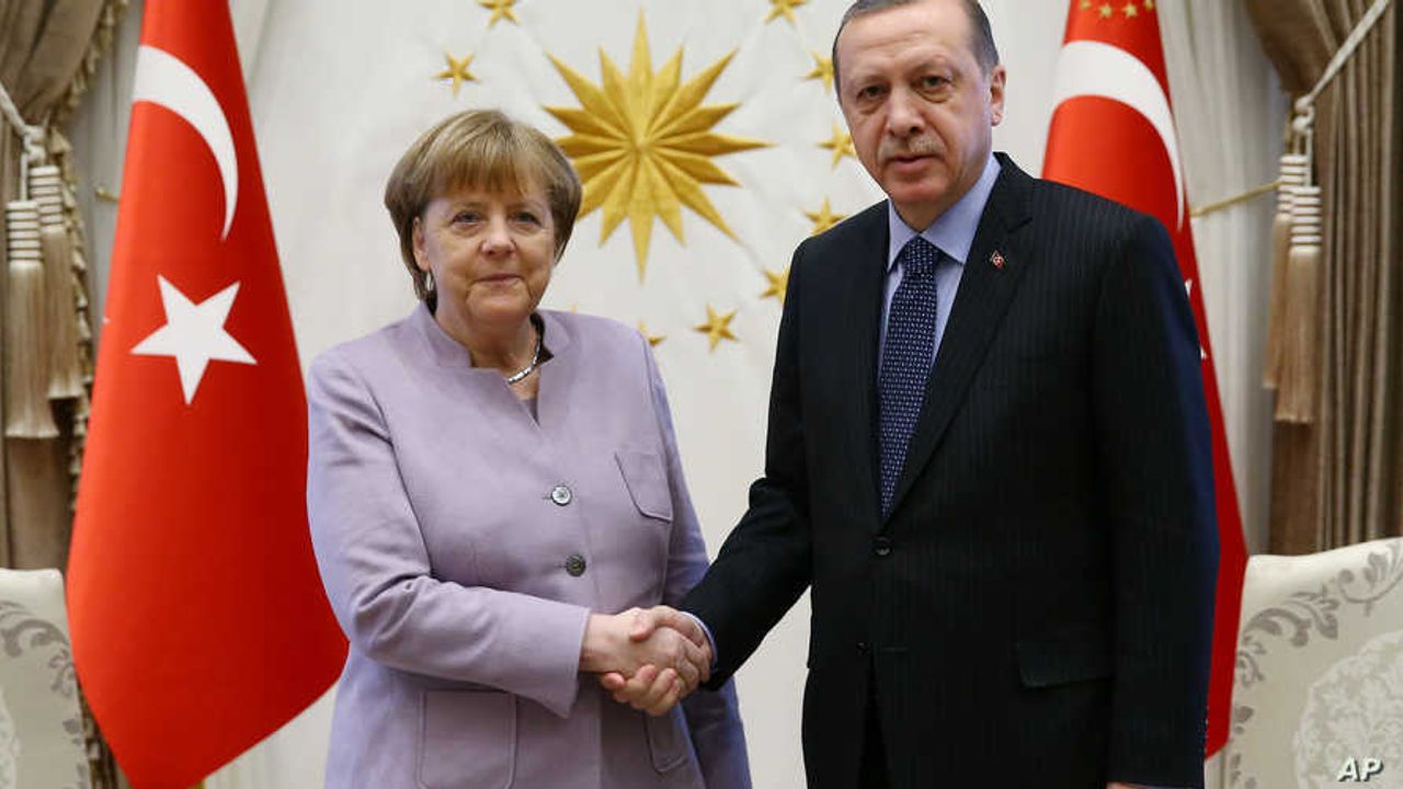 Yeşiller'den Merkel'e eleştiri: "Hükümet Türkiye'deki demokratların tarafında yer almak zorunda"