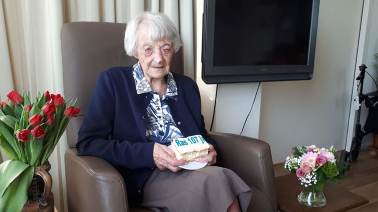 Hollanda'da 107 yaşındaki kadın koronavirüsü yendi