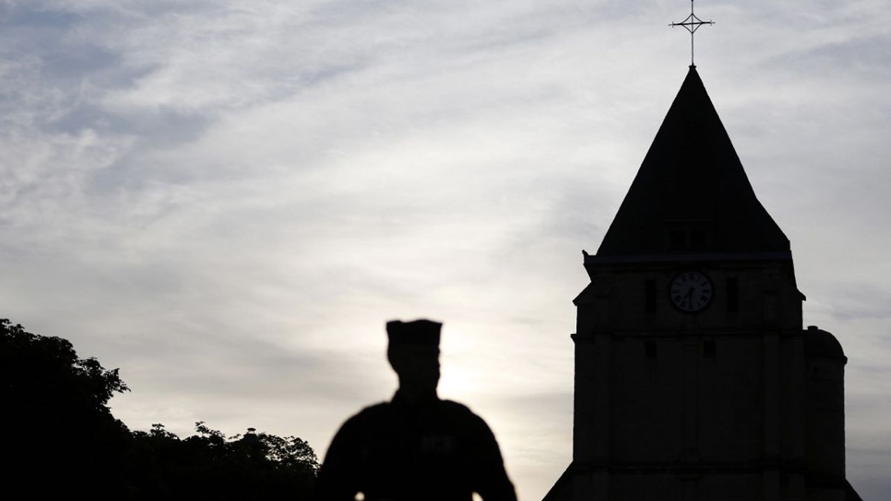 Kilise'de Paskalya ayini düzenlenmesine polis ceza kesti