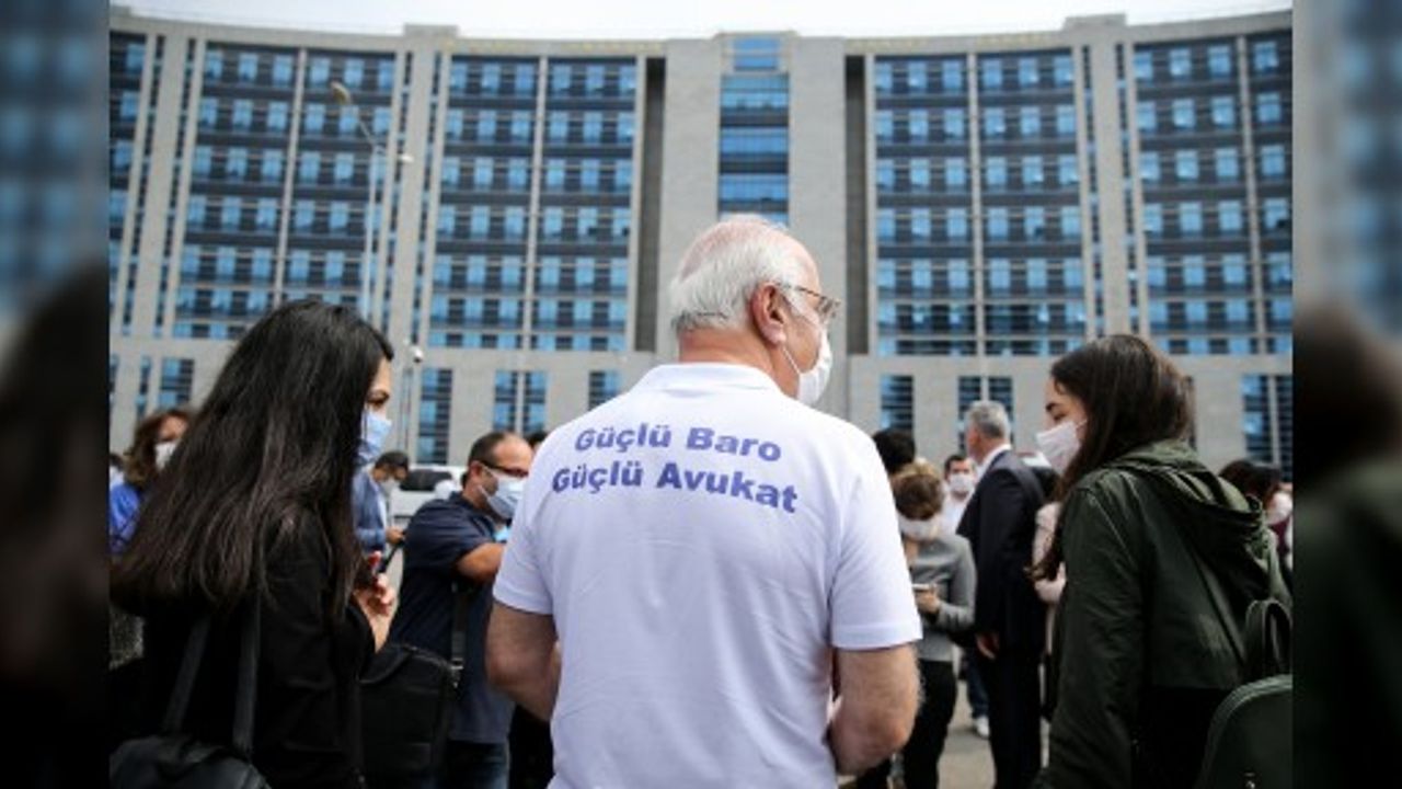 Türkiye'de 80 baro başkanı Ankara’ya yürüyor