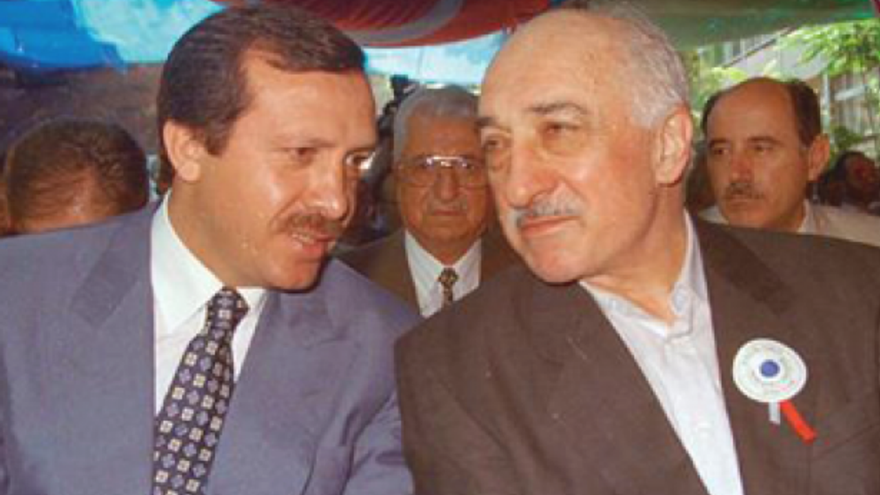 'AKP'lilerin Fethullah Gülen ile olan fotoğrafları silinecek'