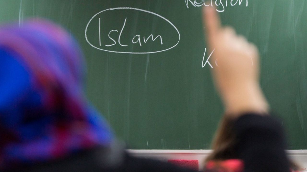 İslam din dersine karşı dava başvurusu reddedildi