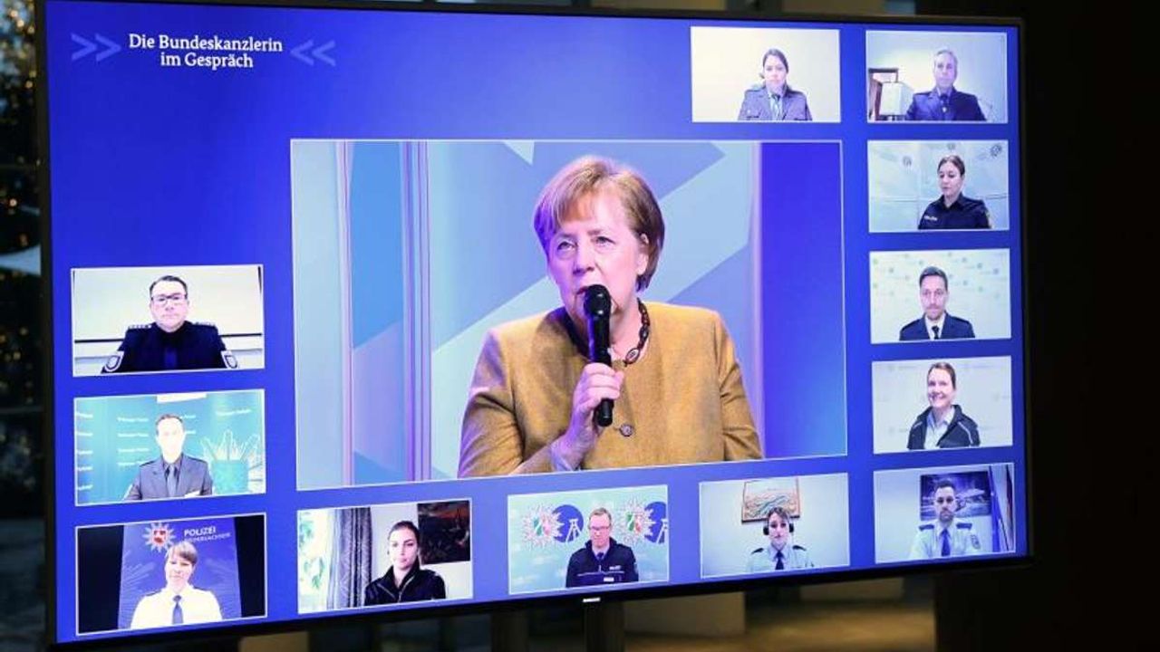 Merkel: Aralık ayı sonuna doğru AB’den aşı izni çıkacak