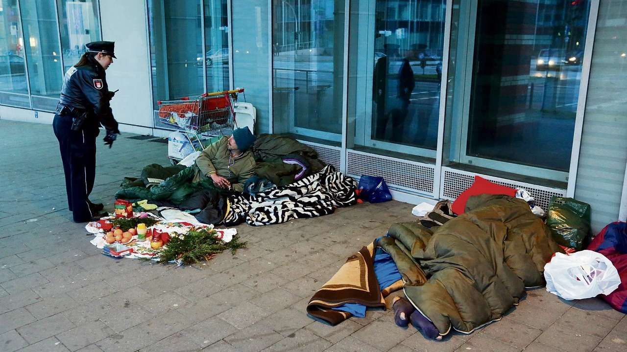 Hamburg'da ​​​​​​​13 evsiz soğuktan hayatını kaybetti