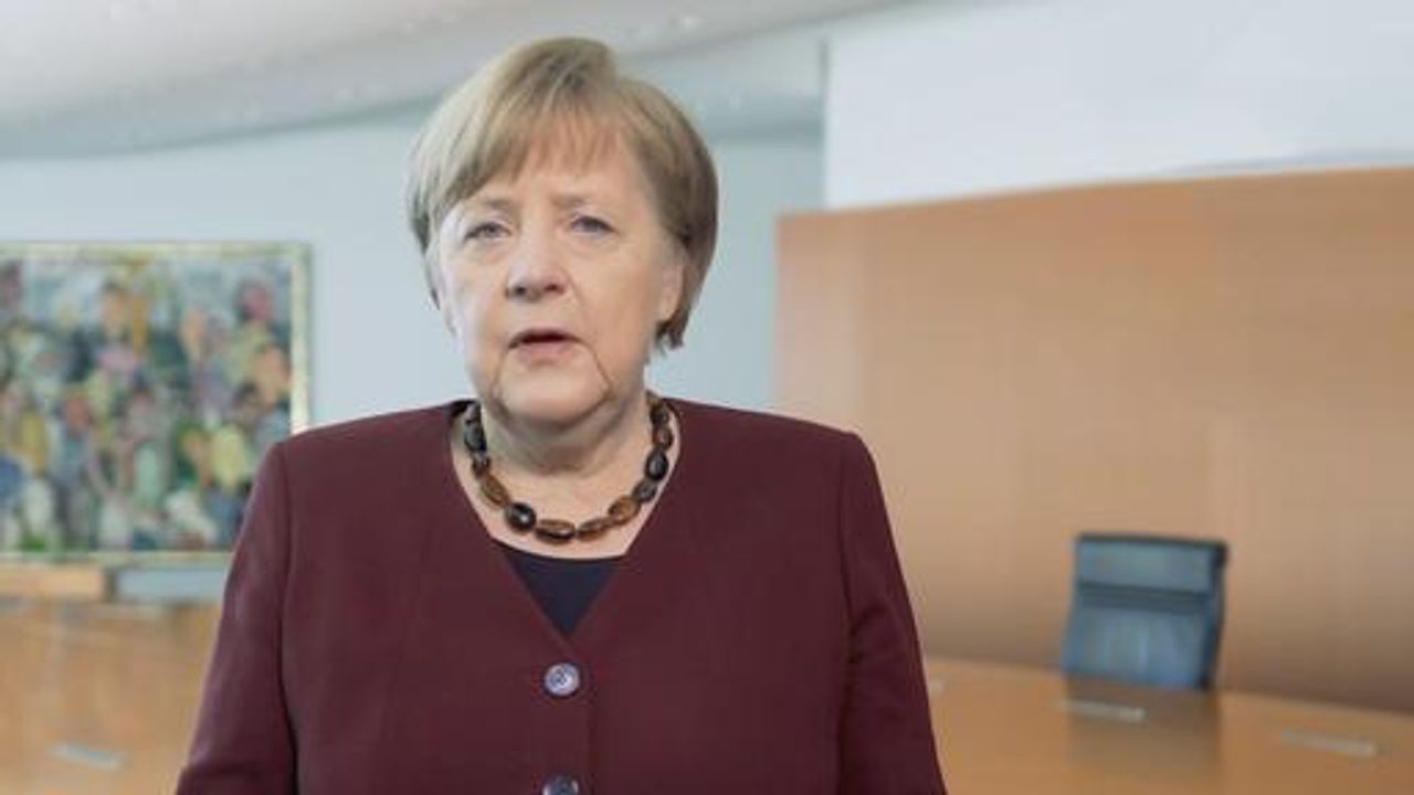Başbakan Merkel: "Irkçılığa ve nefrete karşı duracağız"
