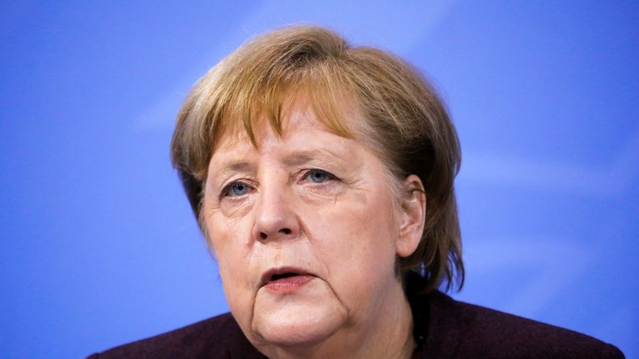 Merkel'den uyarı: 'Üçüncü dalganın içindeyiz'