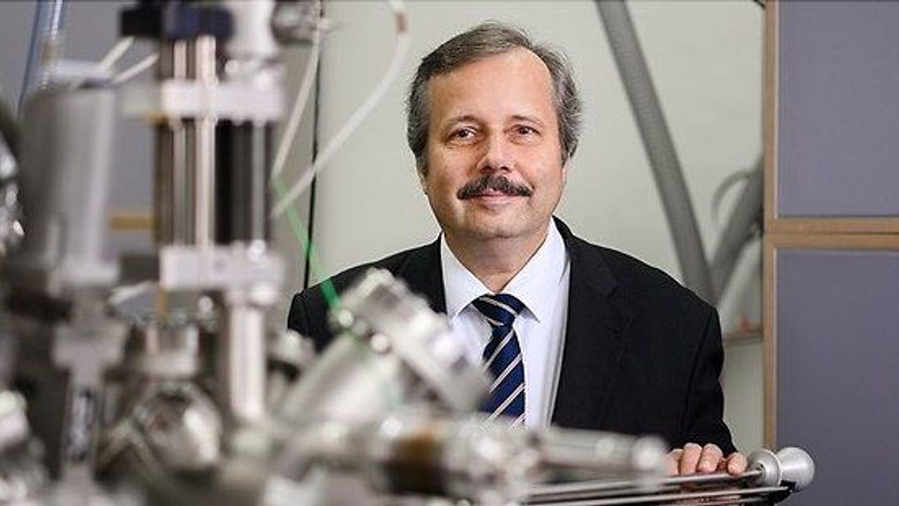 Profesör: Korona Çin'de labaratuvar kazası sonrası yayıldı