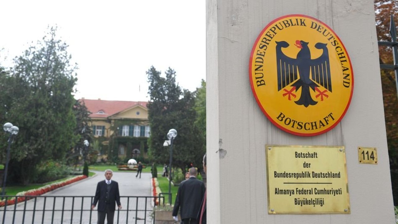 Spiegel: İltica bilgileri Türkiye’nin eline geçenler sınır dışı edilmiş olabilir