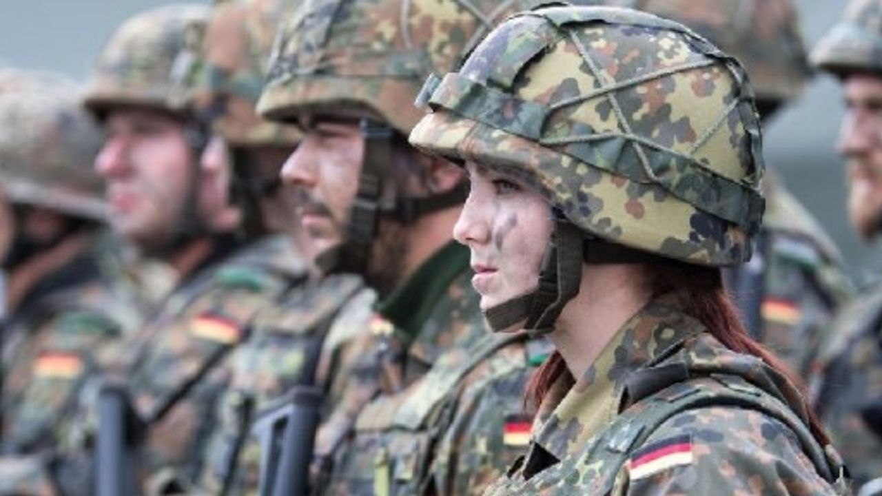 Alman ordusu Rusya’ya karşı tatbikata başladı