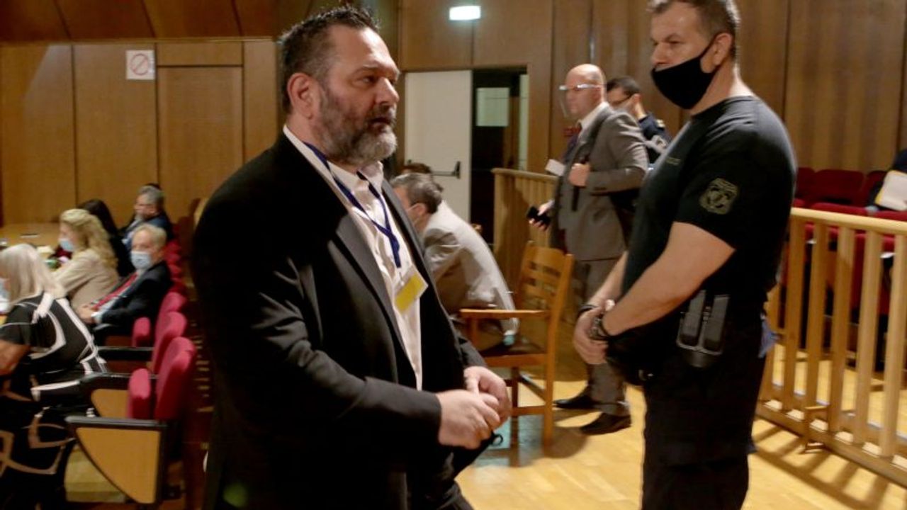 Irkçı Yunan siyasetçi Lagos, Brüksel'de tutuklandı