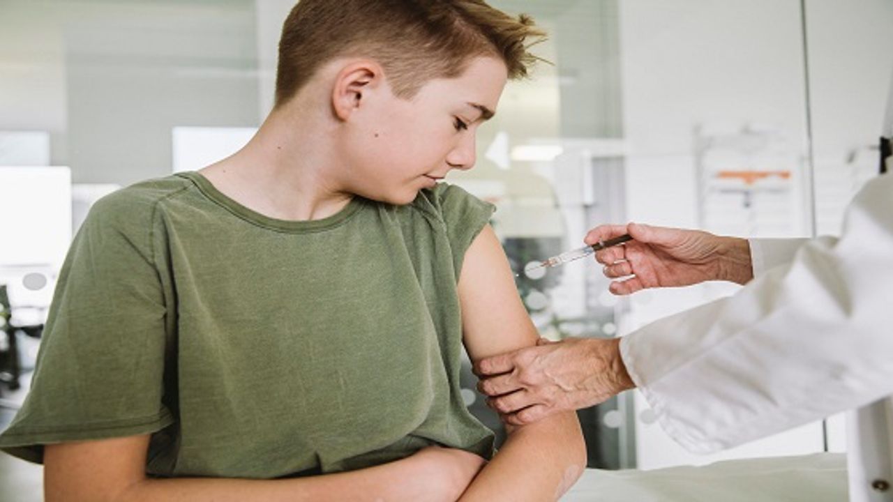 12 yaşından büyük çocuklar korona aşısı yaptırabilecek