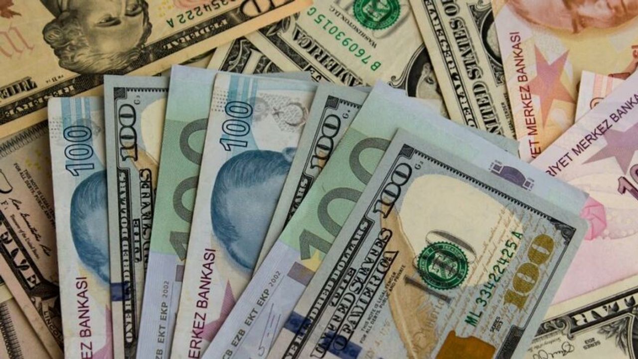 Dolar/TL rekor kırdı: Türk Lirası neden değer kaybediyor?