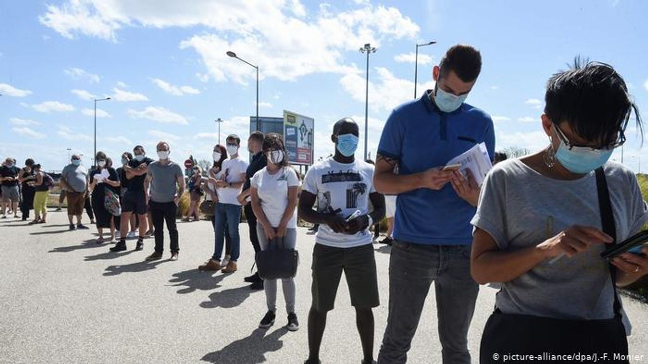 Fransa’da maske zorunluluğu 20 Haziran'da kaldırılacak