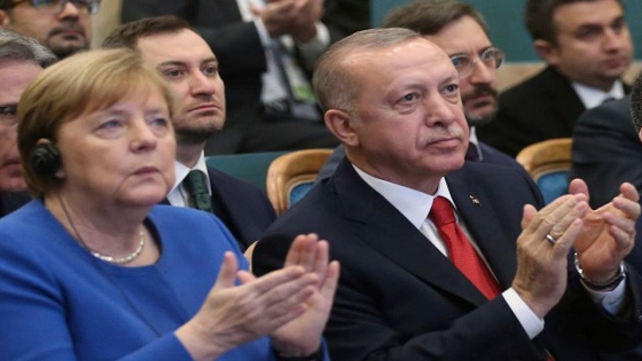 Neues Deutschland: AB, Ankara'ya şantaj fırsatı tanıdı