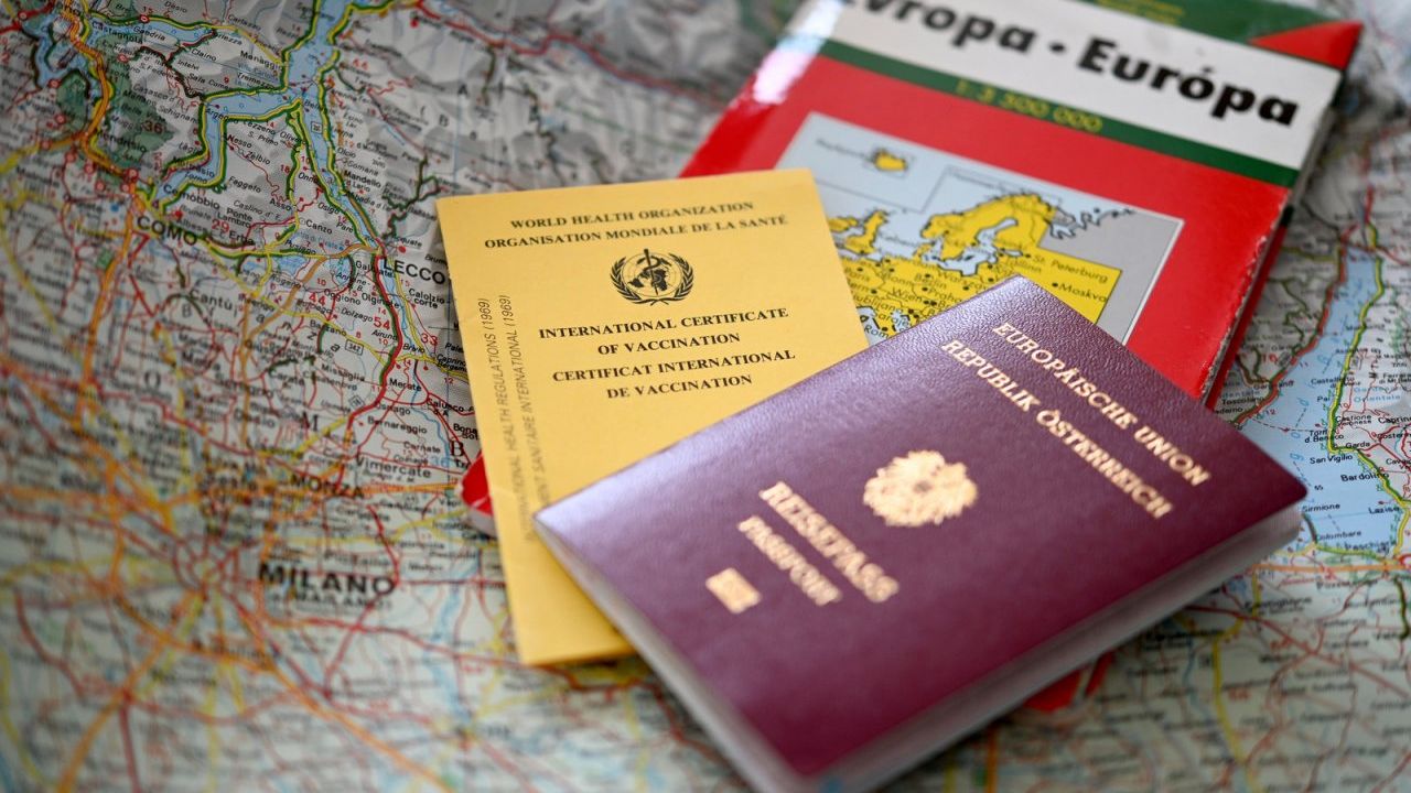 Almanya 80 ülkeye yönelik seyahat uyarılarını kaldırdı