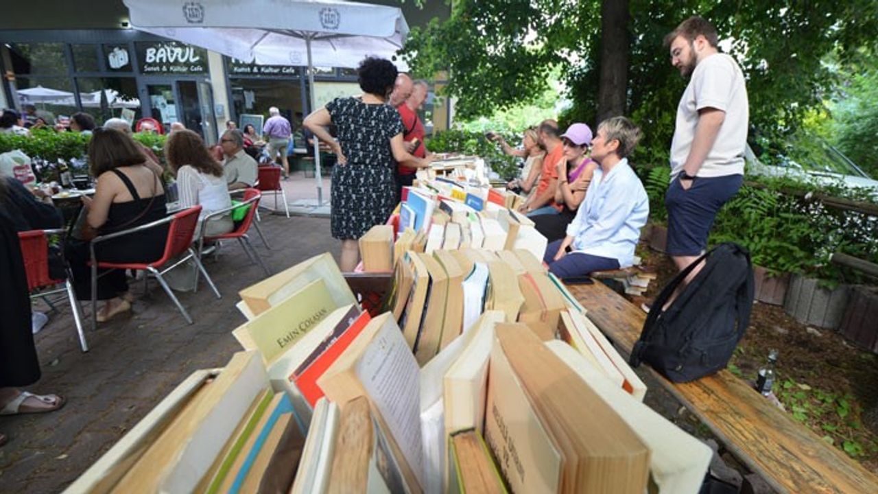Bağışlanan kitaplar Berlinli okuyucularla buluşturuldu