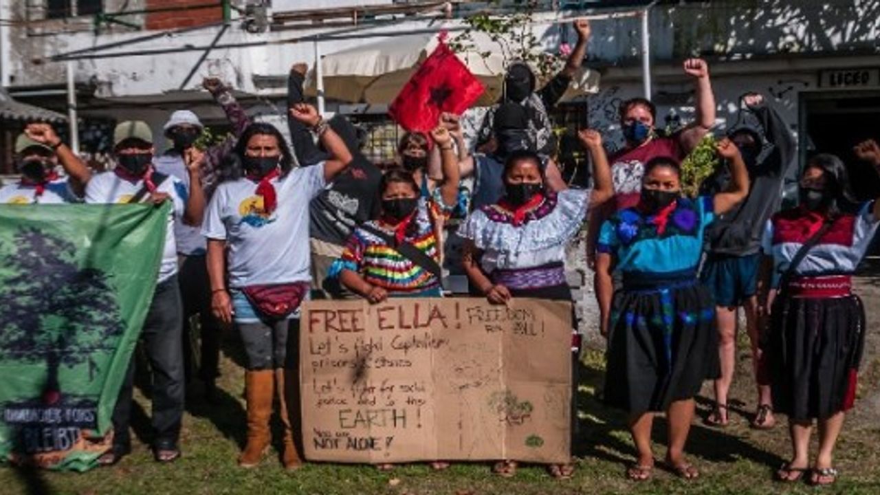 Zapatista Heyeti'nden "Ella'ya özgürlük" protestosu
