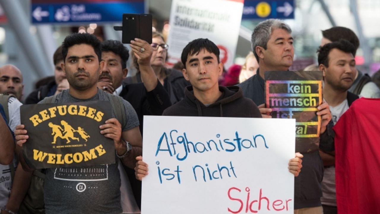 AB üyesi ülkeler Afgan göçmenleri geri gönderecek
