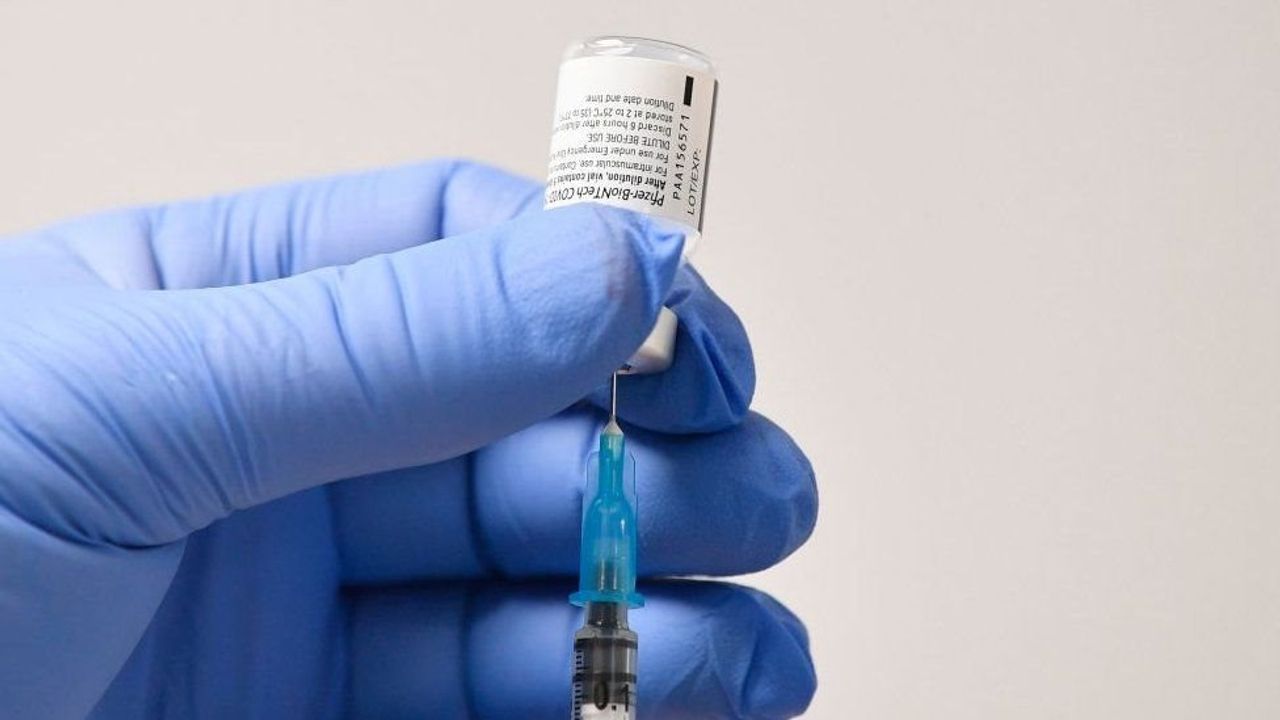 Yeni Zelanda'da Covid-19 aşısı vurulduktan sonra öldü