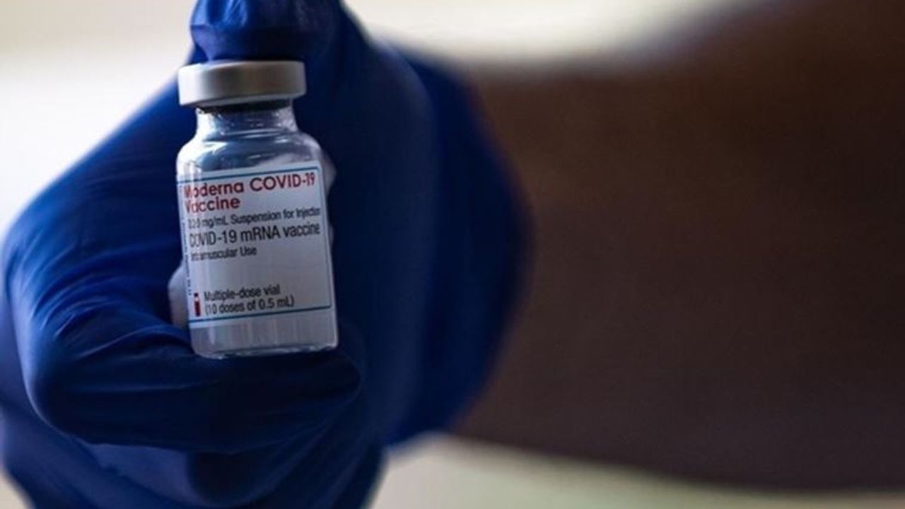 Japonya'da Moderna serisinden aşı yaptıran bir kişi öldü