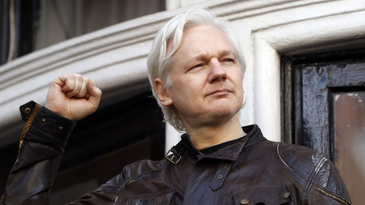 175 yıla kadar hapsi istenen Assange iade edilecek