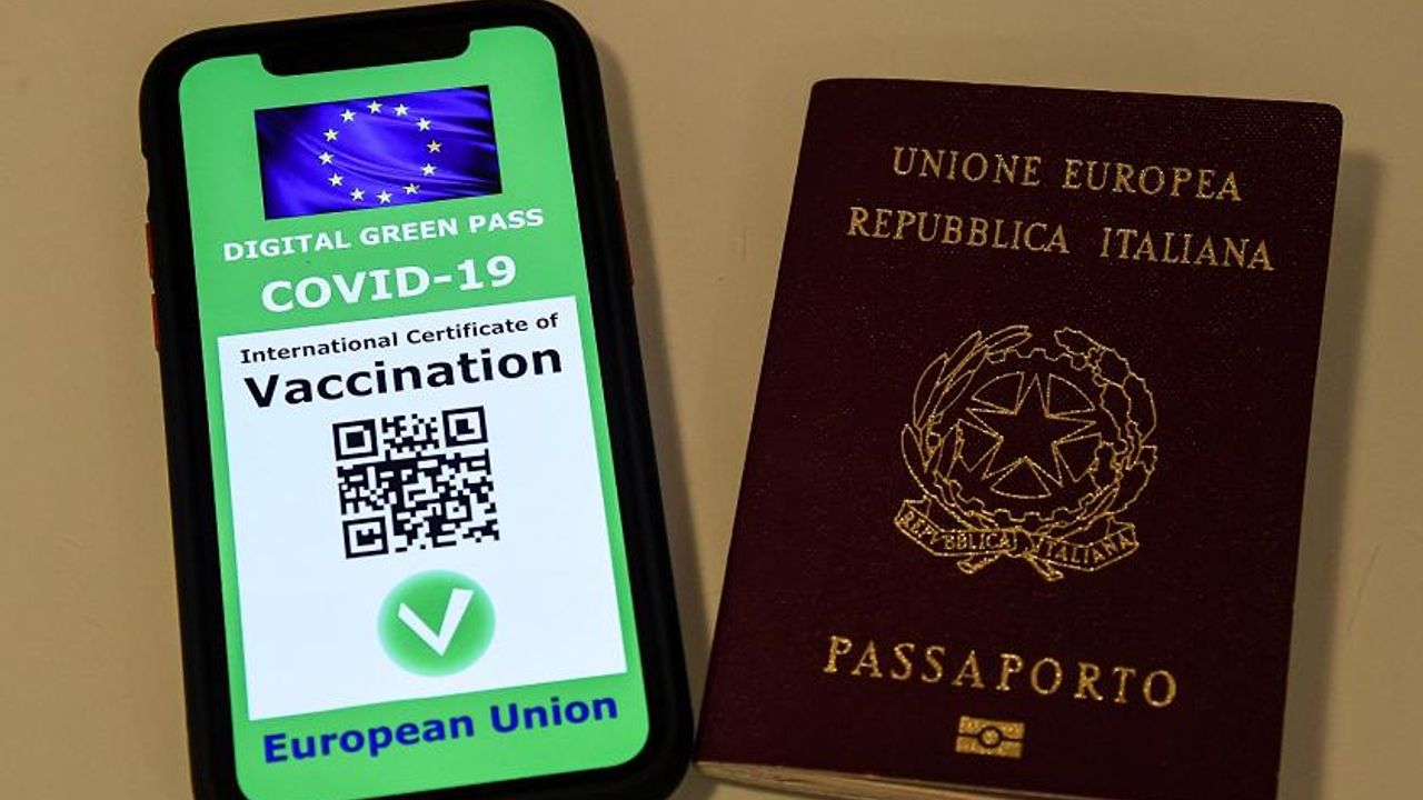 İtalya’da aşısızlara kısıtlama getiren 'süper yeşil pasaport'