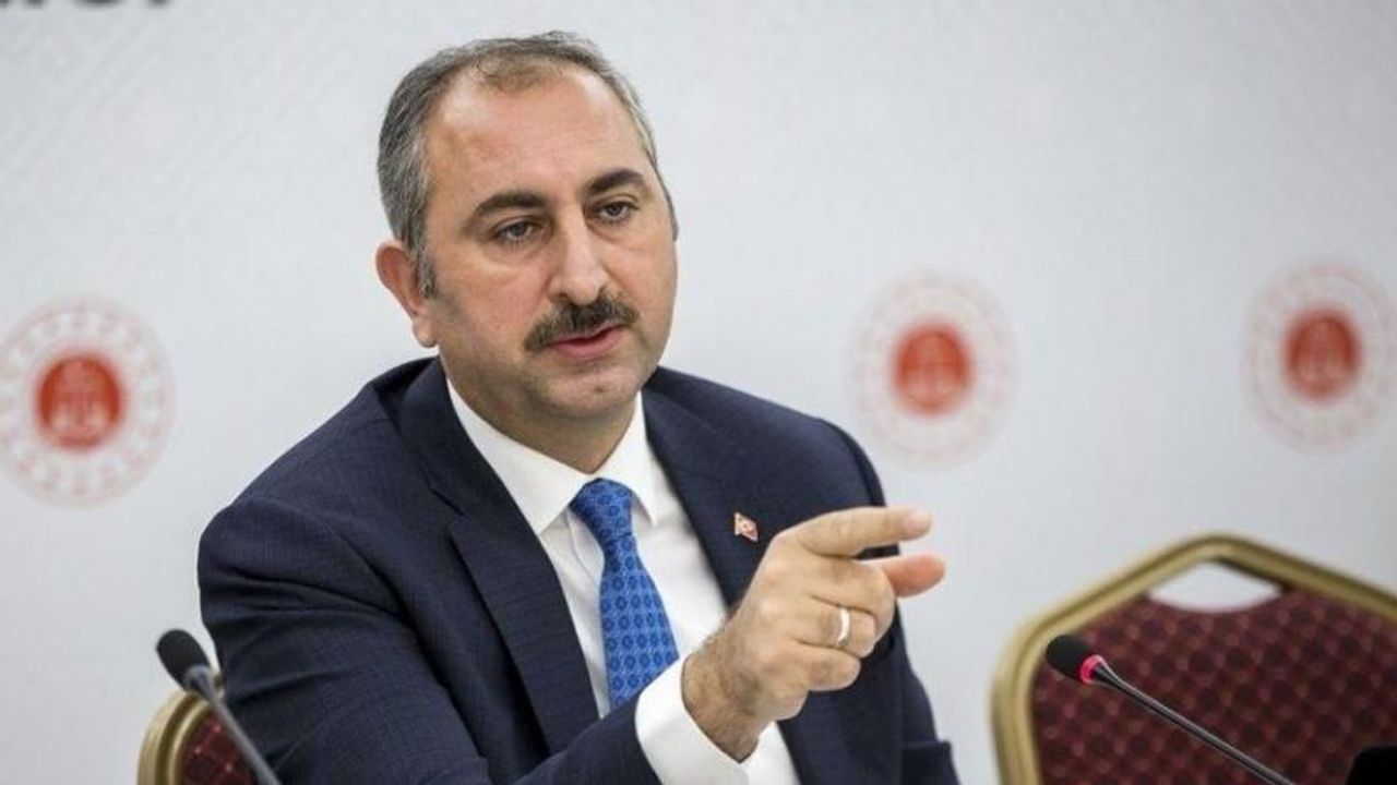 Gül istifa etti, yerine Gülen'i savunan Bozdağ atandı