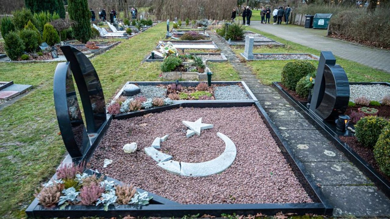 Almanya: Iserlohn Müslüman mezarlığı tahrip edildi