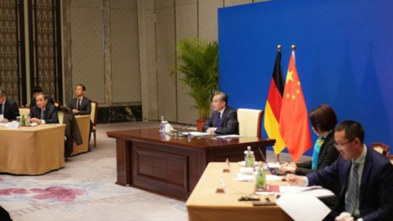 Çin ve Almanya dışişleri bakanları Ukrayna'yı görüştü