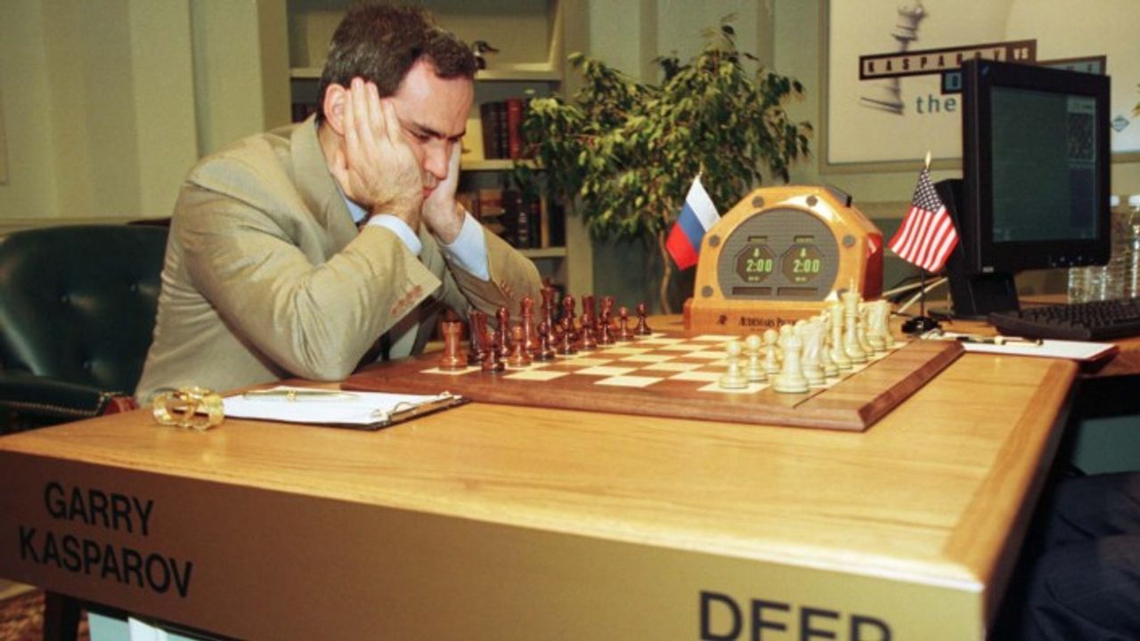 Eski Dünya Satranç Şampiyonu'ndan Putin'e sert tepki