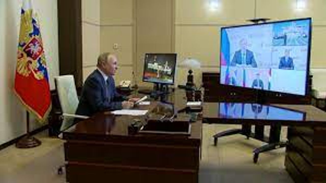 Putin, ruble ile gaz ödemesi için kararnameyi imzaladı