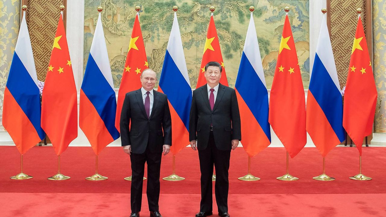 Putin, Batı'nın yaptırımları sonrası yüzünü Asya'ya döndü