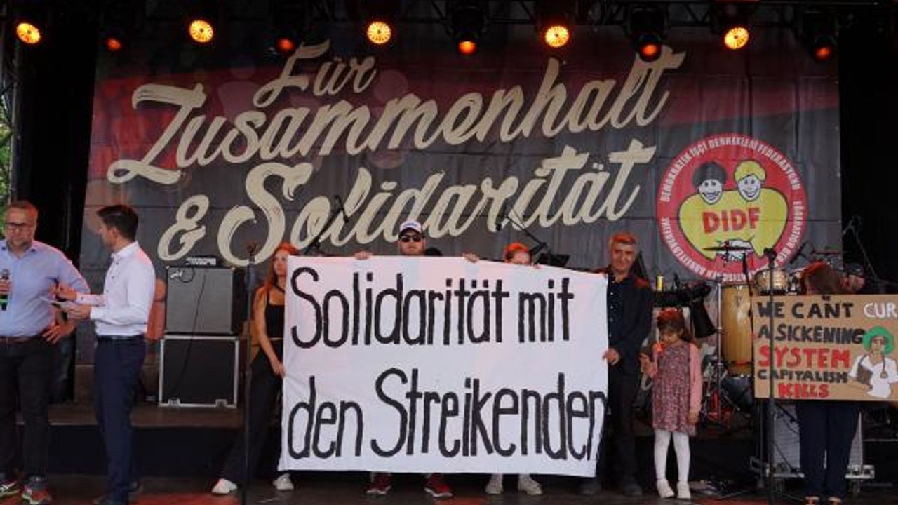 Köln'de 'Birlik ve Dayanışma' Festivali'ne binler katıldı