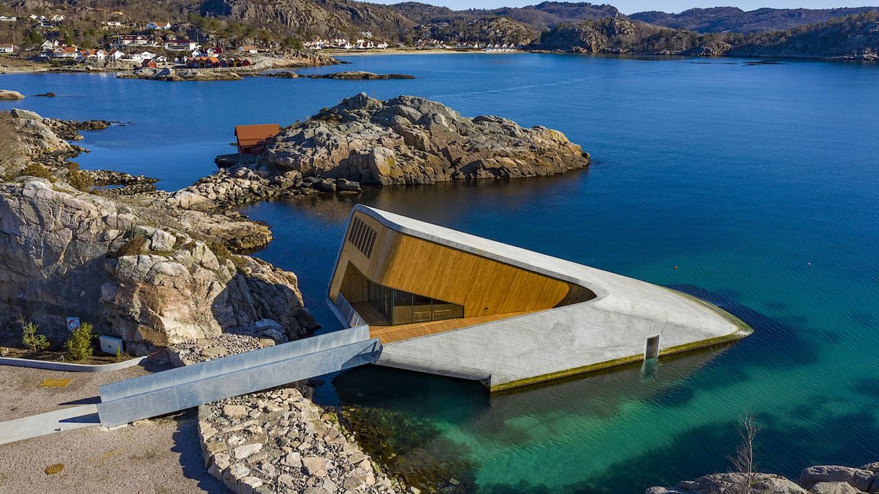 Avrupa'nın ilk su altı restoranı Under, Norveç'te açıldı