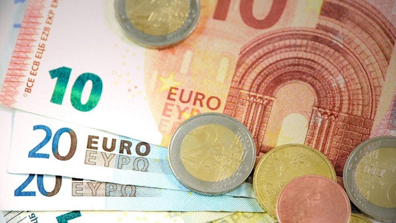 Almanya'da çocuk parası 2023'de 250 Euro’ya çıkarılacak