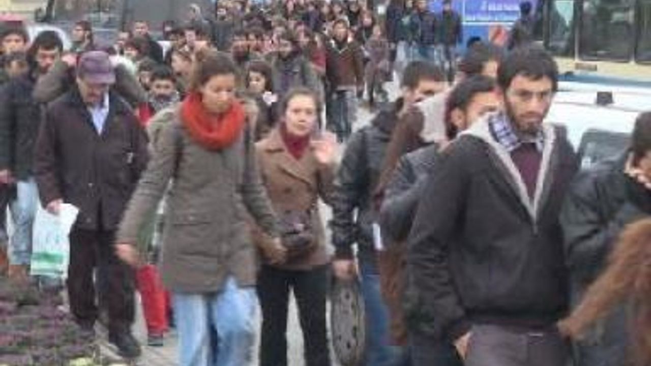 Odtü'de Ağır Yaralanan Öğrenciyi Arkadaşları Yalnız Bırakmadı