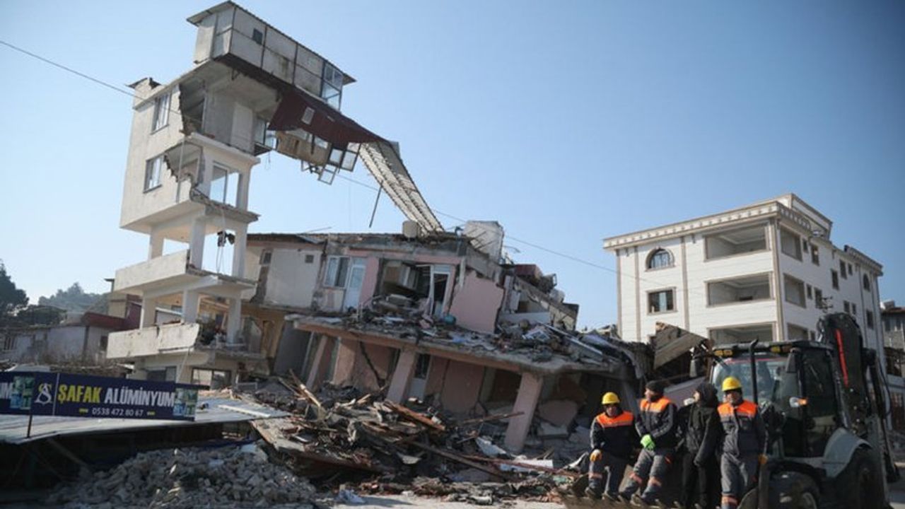 Alman yetkili: Antakya'da evlerin yüzde 85'i yıkılmış