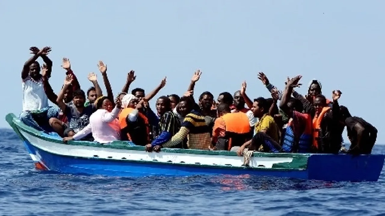 1300’den fazla düzensiz göçmen kurtarıldı