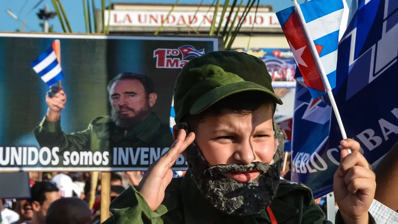 Küba: Yakıt yetersizliği 1 Mayıs yürüyüşünü iptal ettirdi